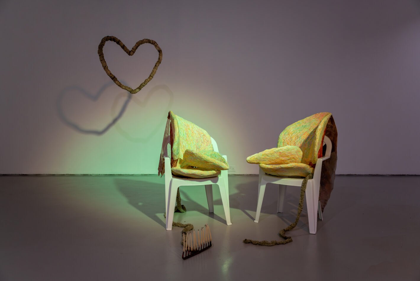 Love is blindly reaching out 035 2500